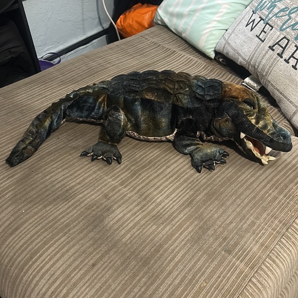 Folkmanis Alligator hand puppet - Picture 3 of 10